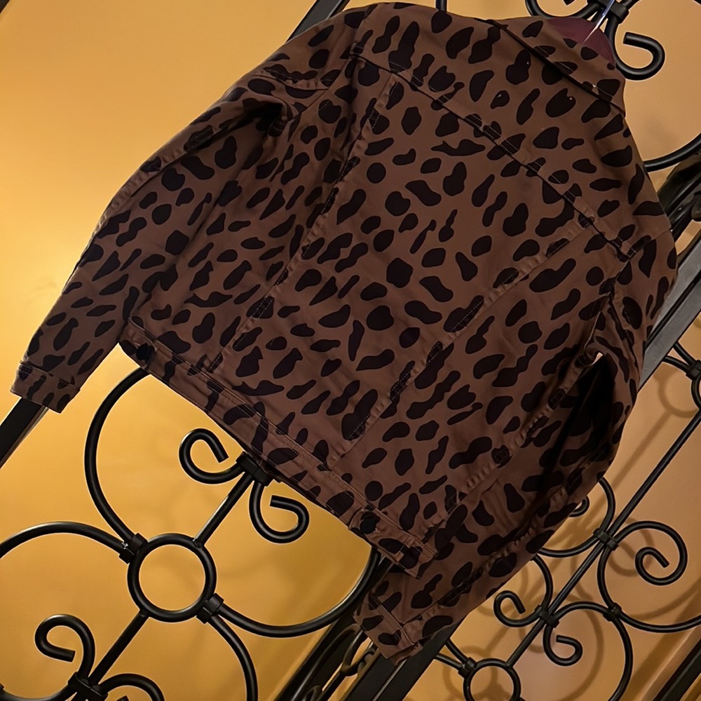 L’AGENCE CELINE CHEETAH PRINT DENIM JACKET - Picture 4 of 13